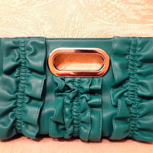 NWOT Handbags - CUTE GREEN CLUTCH